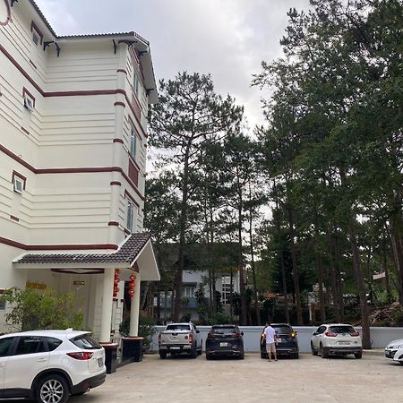 Khach San Hung Viet Hotell Kon Tum Exteriör bild